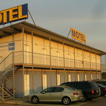 Tour-Motel Wilfersdorf  ภายนอก รูปภาพ