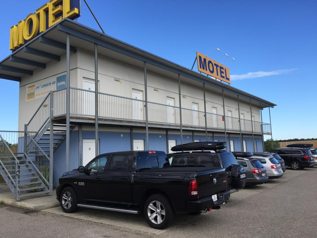 Tour-Motel Wilfersdorf  ภายนอก รูปภาพ
